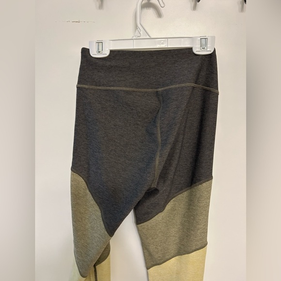 Outdoor Voices 7/8 Springs Leggings in Olive/Willow - Picture 9 of 10